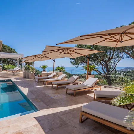 Azureenne De La Nartelle Villa