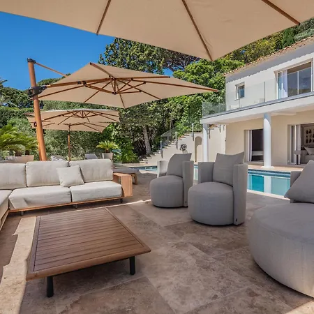 Azureenne De La Nartelle *