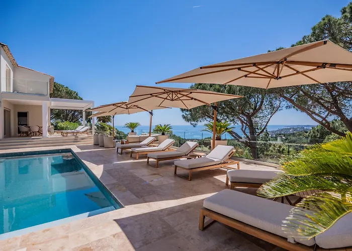 Azureenne De La Nartelle Villa