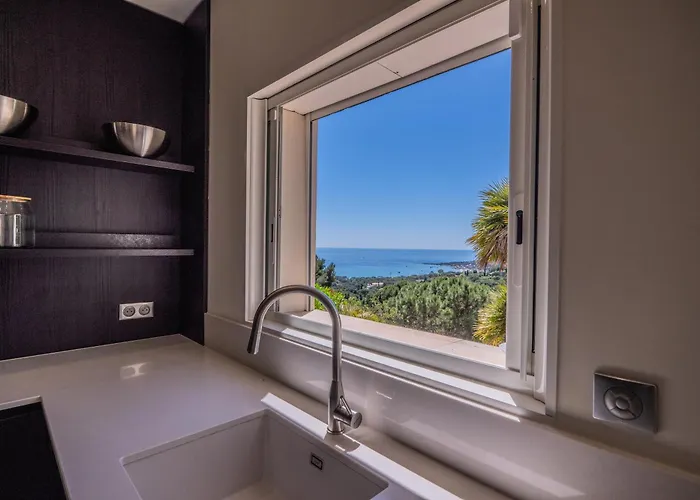 Azureenne De La Nartelle Villa *