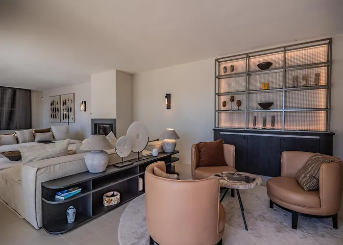 Villa Azureenne De La Nartelle *