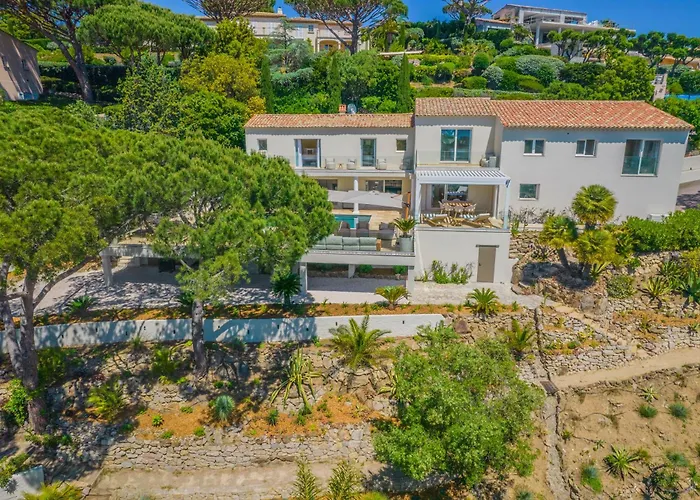 Azureenne De La Nartelle