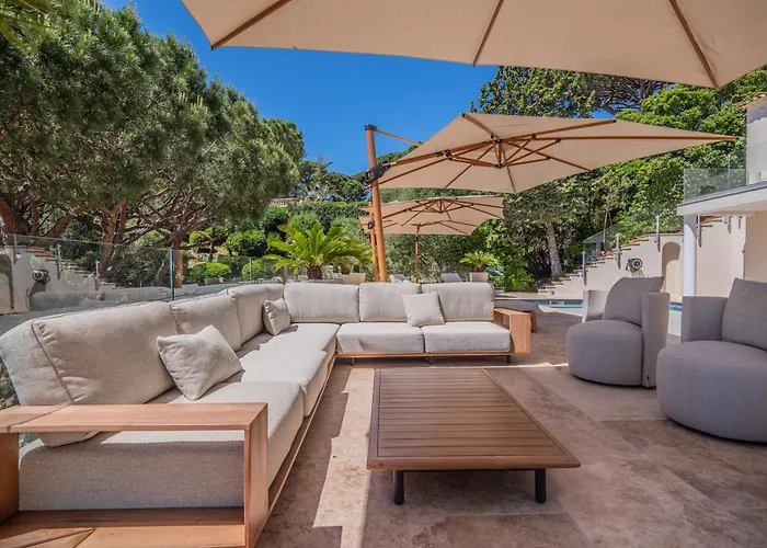 Azureenne De La Nartelle